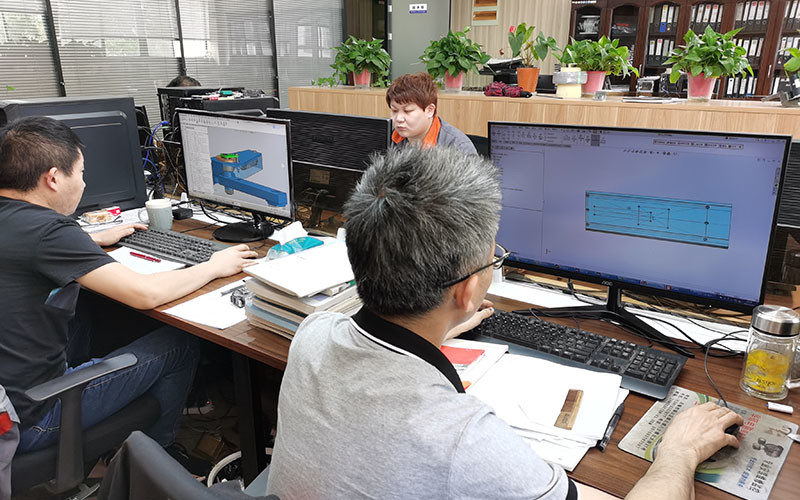 Wuxi Hengtai Cable Machinery Manufacture Co., Ltd 製造者の生産ライン